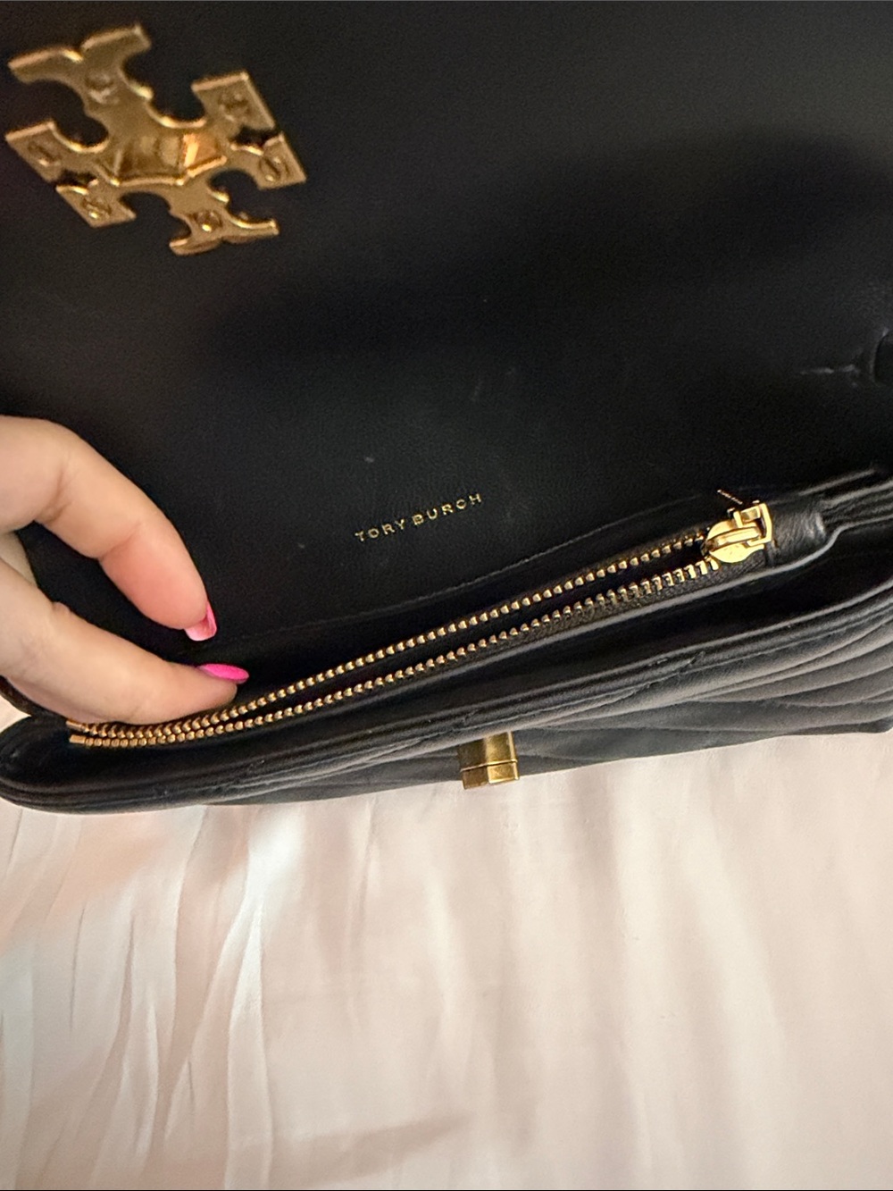 Tory Burch Black Quilted Logo Flap Crossbody - Picture 3 of 5